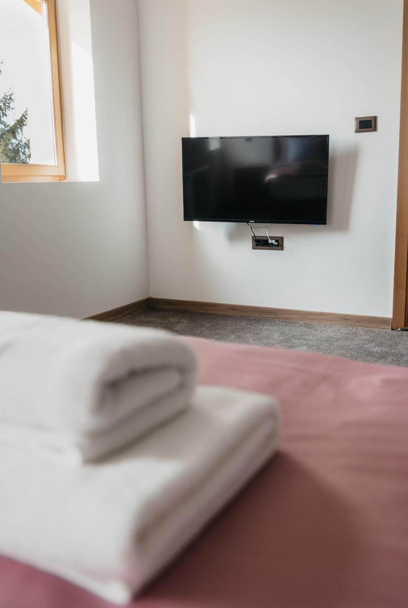Pansion Mihica Dvori Otel Babina Greda Dış mekan fotoğraf