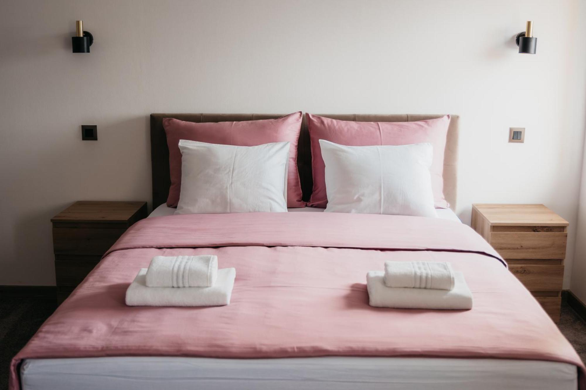 Pansion Mihica Dvori Otel Babina Greda Dış mekan fotoğraf